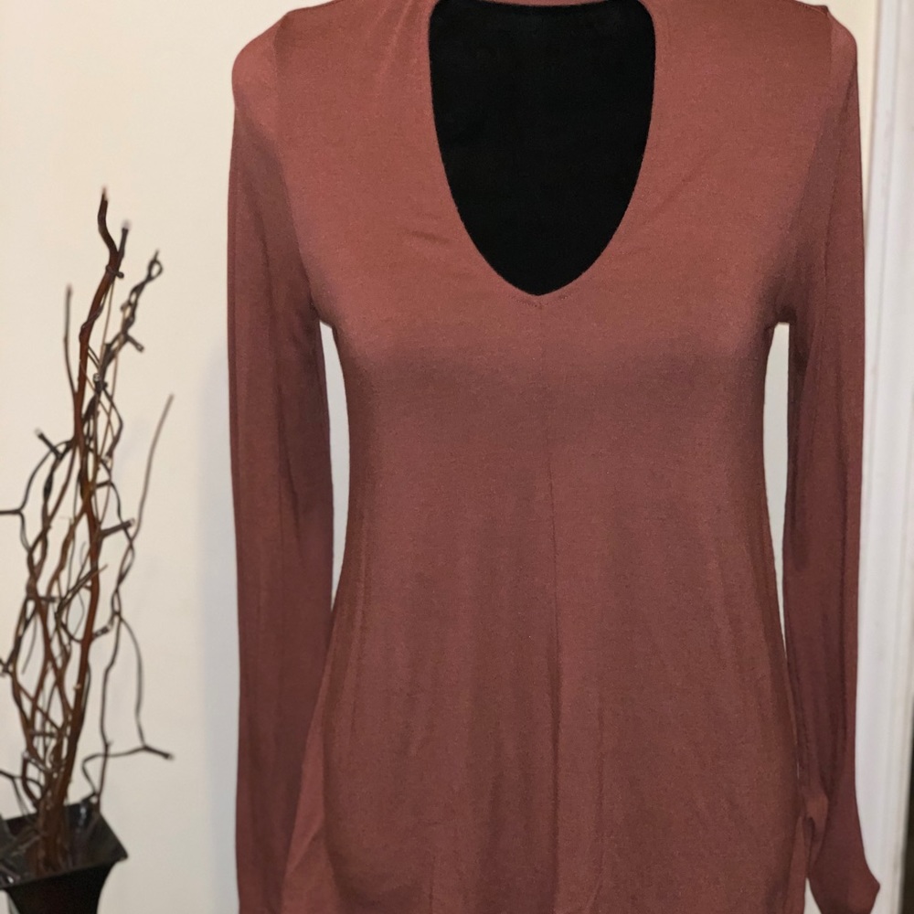 Express warm brown, faux neck, keyhole top